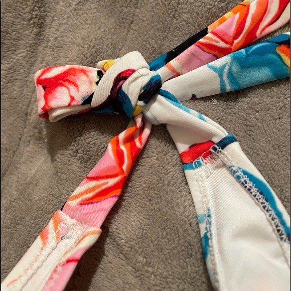 NEW Adorable one piece XL striped/floral swimsuit - Picture 9 of 10